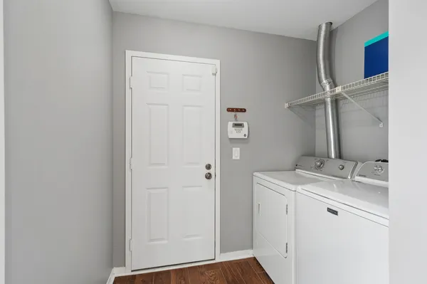 $335,000 | 445 Le Parc Circle, Buffalo Grove, IL 60089