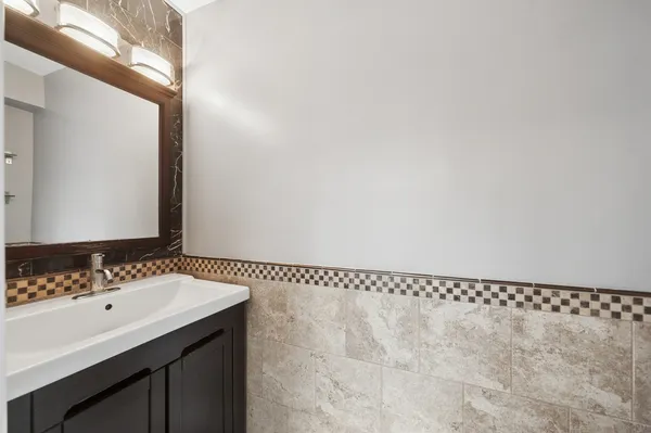 $335,000 | 445 Le Parc Circle, Buffalo Grove, IL 60089