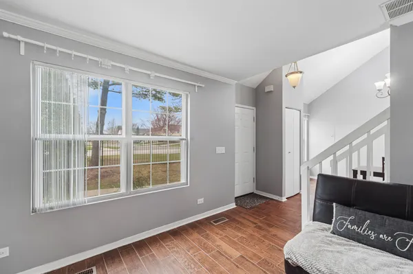 $335,000 | 445 Le Parc Circle, Buffalo Grove, IL 60089