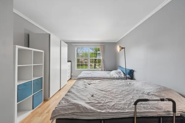 $335,000 | 445 Le Parc Circle, Buffalo Grove, IL 60089