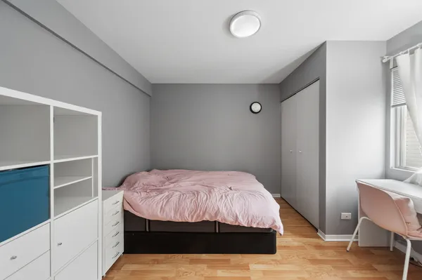 $335,000 | 445 Le Parc Circle, Buffalo Grove, IL 60089