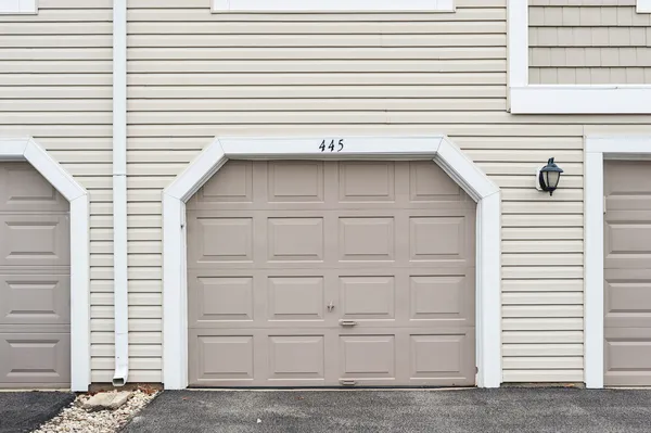 $335,000 | 445 Le Parc Circle, Buffalo Grove, IL 60089