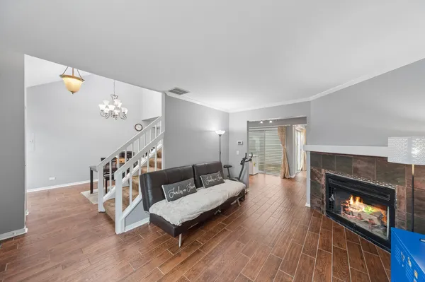 $335,000 | 445 Le Parc Circle, Buffalo Grove, IL 60089