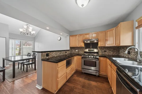 $335,000 | 445 Le Parc Circle, Buffalo Grove, IL 60089