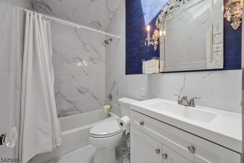 28 Glenroy Road East Fairfield, NJ 07004 - Photo 18 of 31