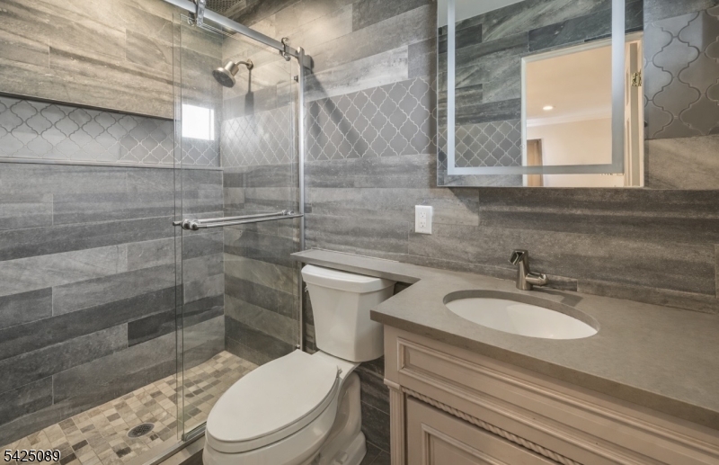28 Glenroy Road East Fairfield, NJ 07004 - Photo 22 of 31