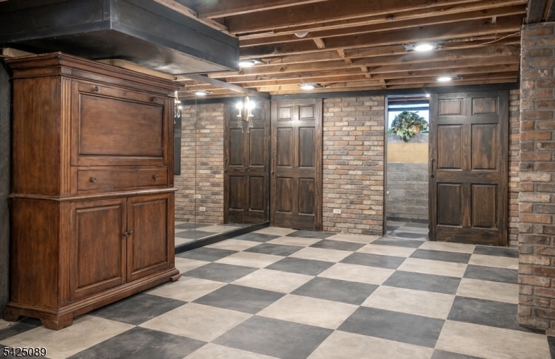 28 Glenroy Road East Fairfield, NJ 07004 - Photo 24 of 31