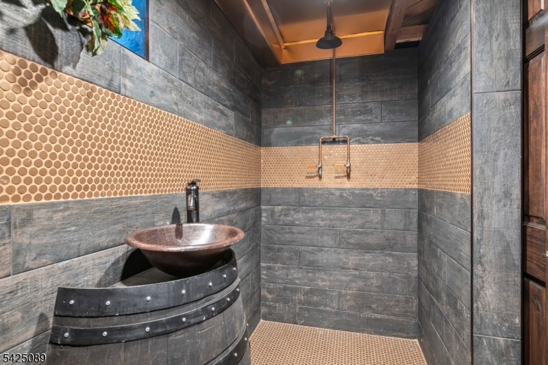 28 Glenroy Road East Fairfield, NJ 07004 - Photo 26 of 31