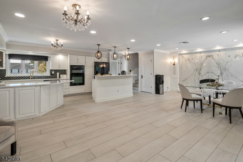 28 Glenroy Road East Fairfield, NJ 07004 - Photo 4 of 31