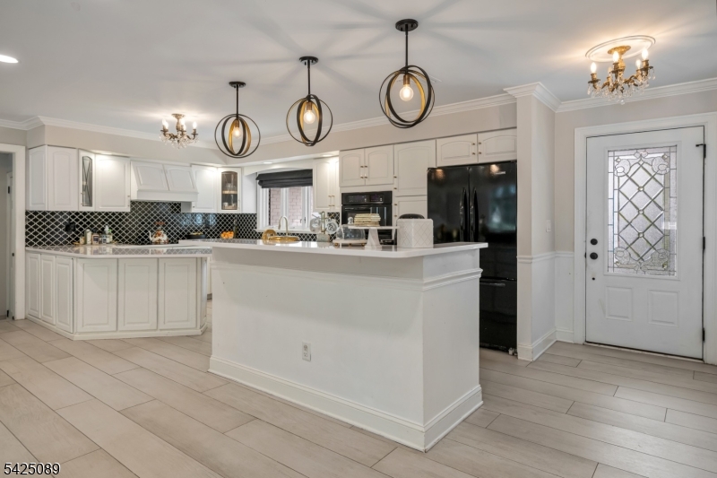 28 Glenroy Road East Fairfield, NJ 07004 - Photo 6 of 31