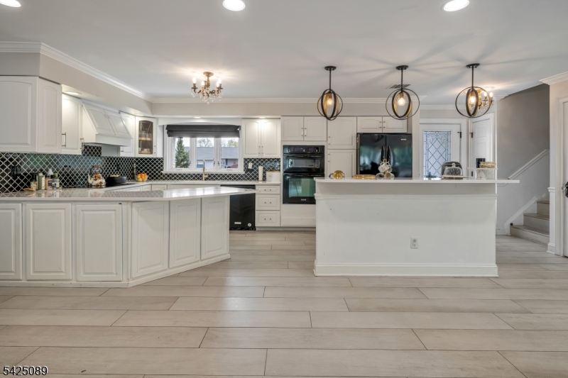 28 Glenroy Road East Fairfield, NJ 07004 - Photo 7 of 31