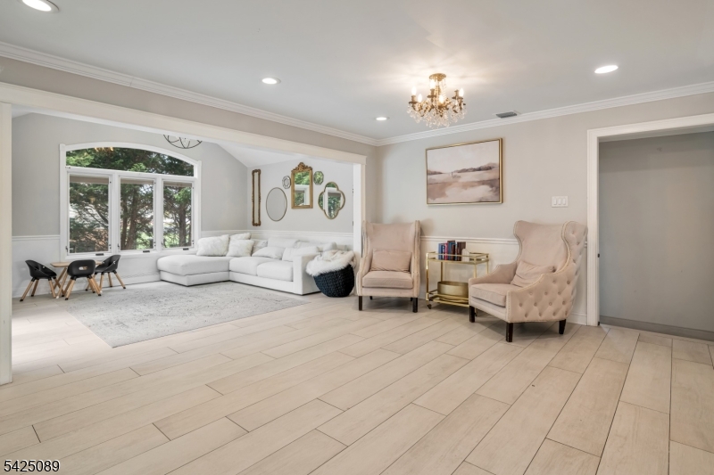 28 Glenroy Road East Fairfield, NJ 07004 - Photo 10 of 31