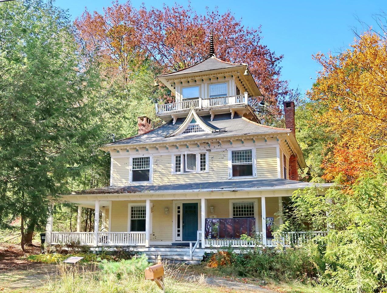 34 Strawberry Hill Road Bethlehem, NH 03574 - Photo 1 of 40 Gallery Image 1