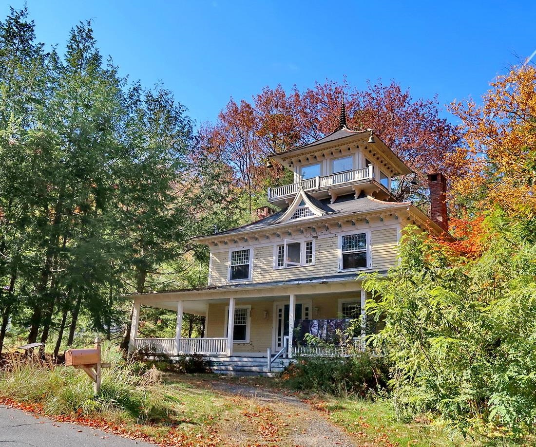 34 Strawberry Hill Road Bethlehem, NH 03574 - Photo 3 of 40 Gallery Image 3