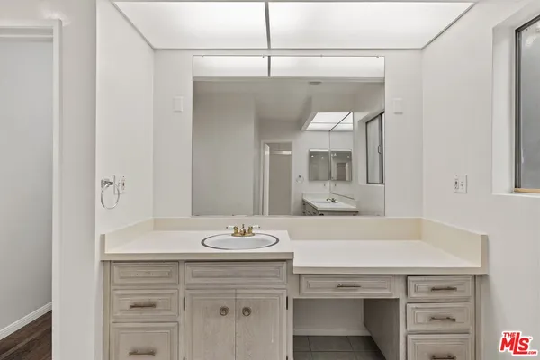 $6,880 | 1033 6th Street, Unit 110B, Santa Monica, CA 90403