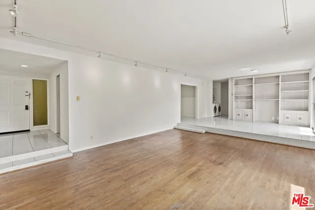 $7,275 | 1033 6th Street, Unit 110B, Santa Monica, CA 90403