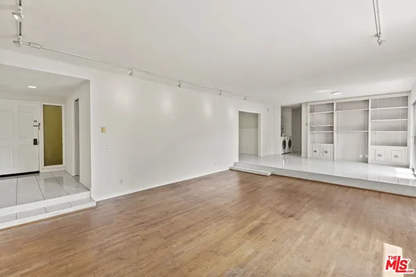 $6,880 | 1033 6th Street, Unit 110B, Santa Monica, CA 90403