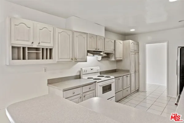 $6,880 | 1033 6th Street, Unit 110B, Santa Monica, CA 90403