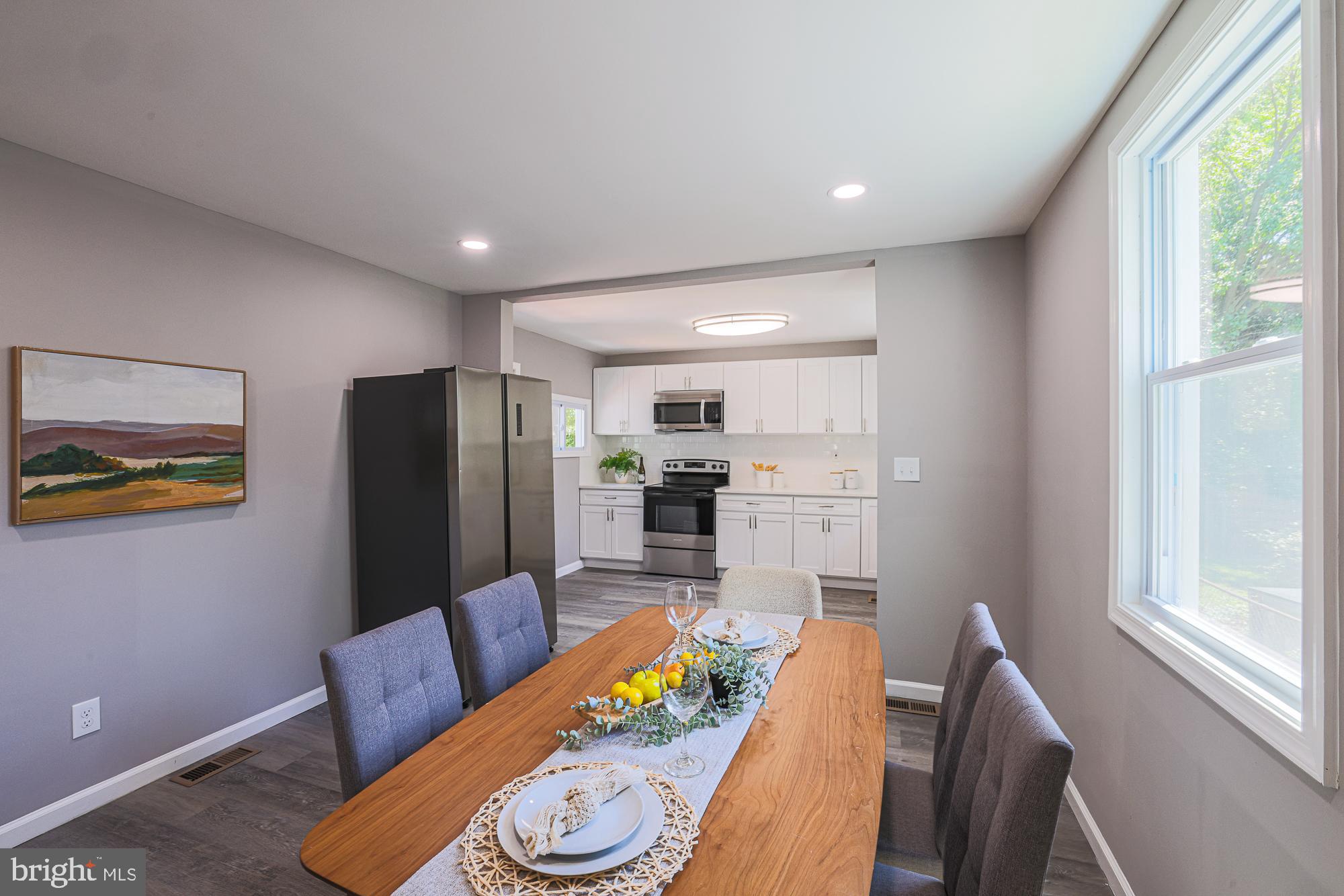 7665 Old Battle Grove Road Baltimore, MD 21222 - Photo 9 of 32 Dining Room