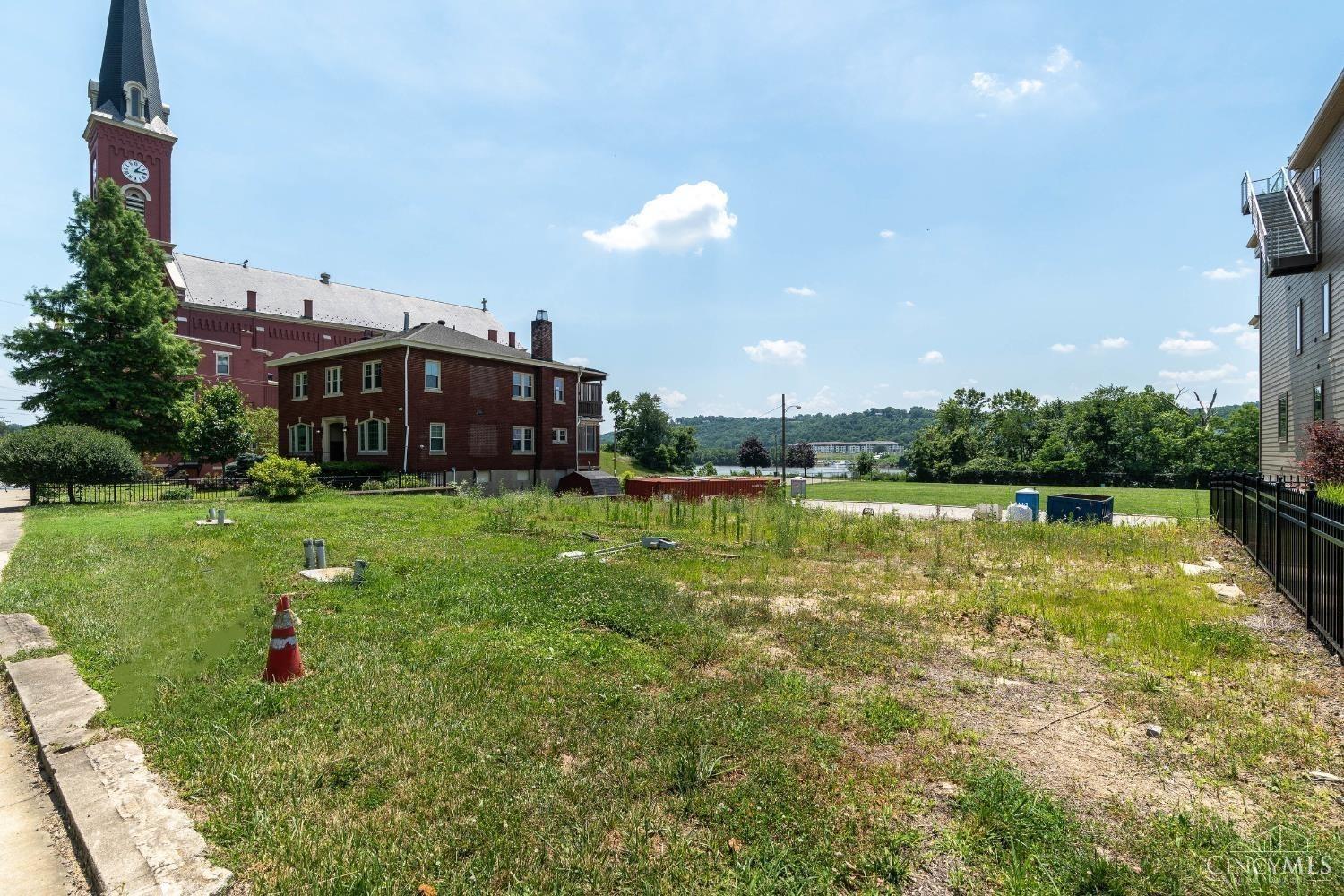 2485 Riverside Drive Cincinnati, OH 45202 - Photo 6 of 9