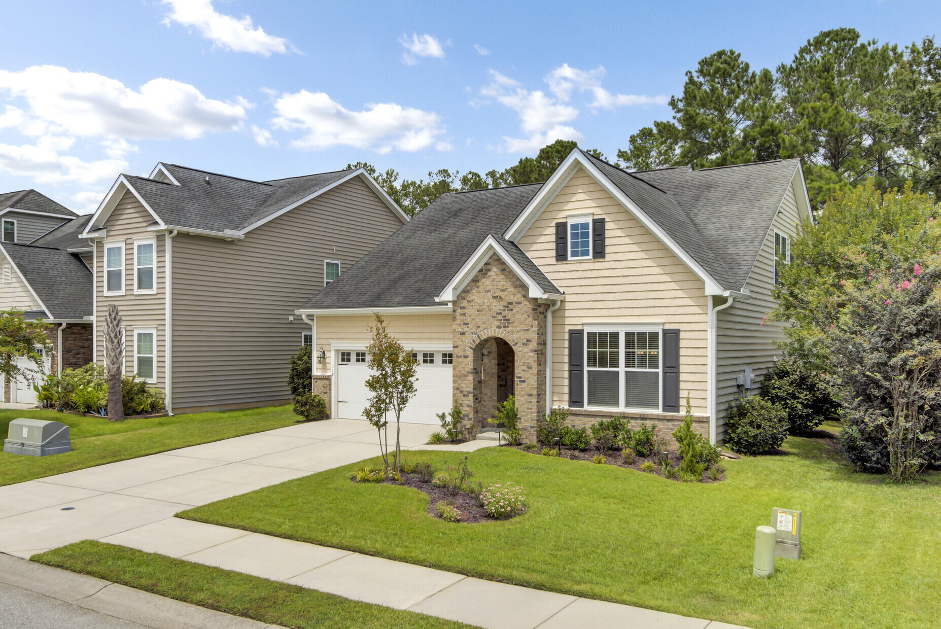 318 Bracken Fern Road Moncks Corner, SC 29461 - Photo 2 of 45 03_3_mls