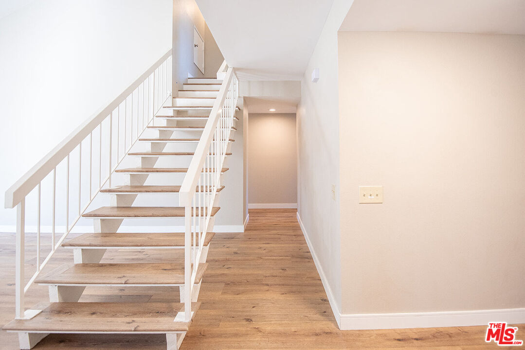 22719 Brandywine Drive Calabasas, CA 91302 - Photo 19 of 35