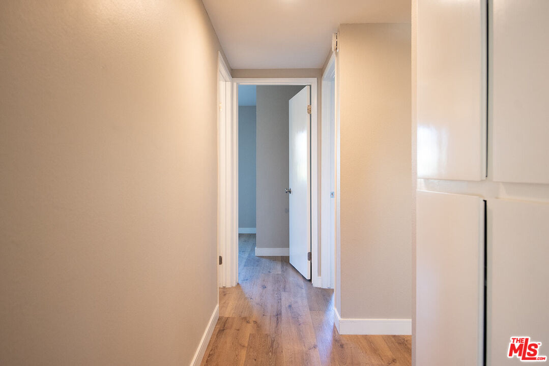 22719 Brandywine Drive Calabasas, CA 91302 - Photo 27 of 35