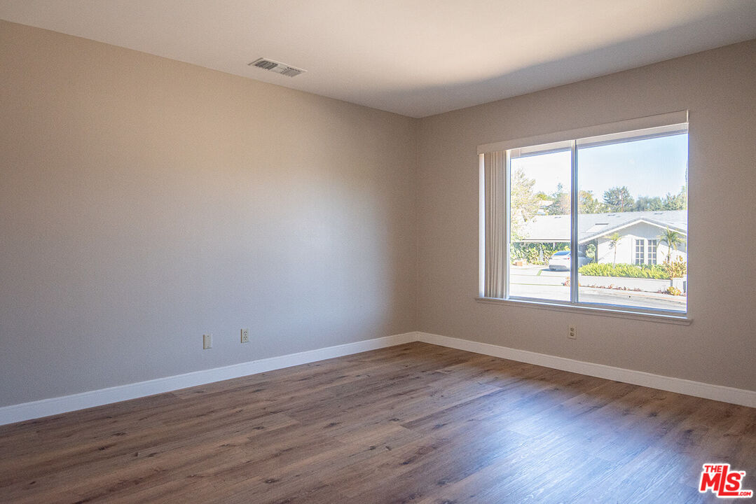 22719 Brandywine Drive Calabasas, CA 91302 - Photo 28 of 35