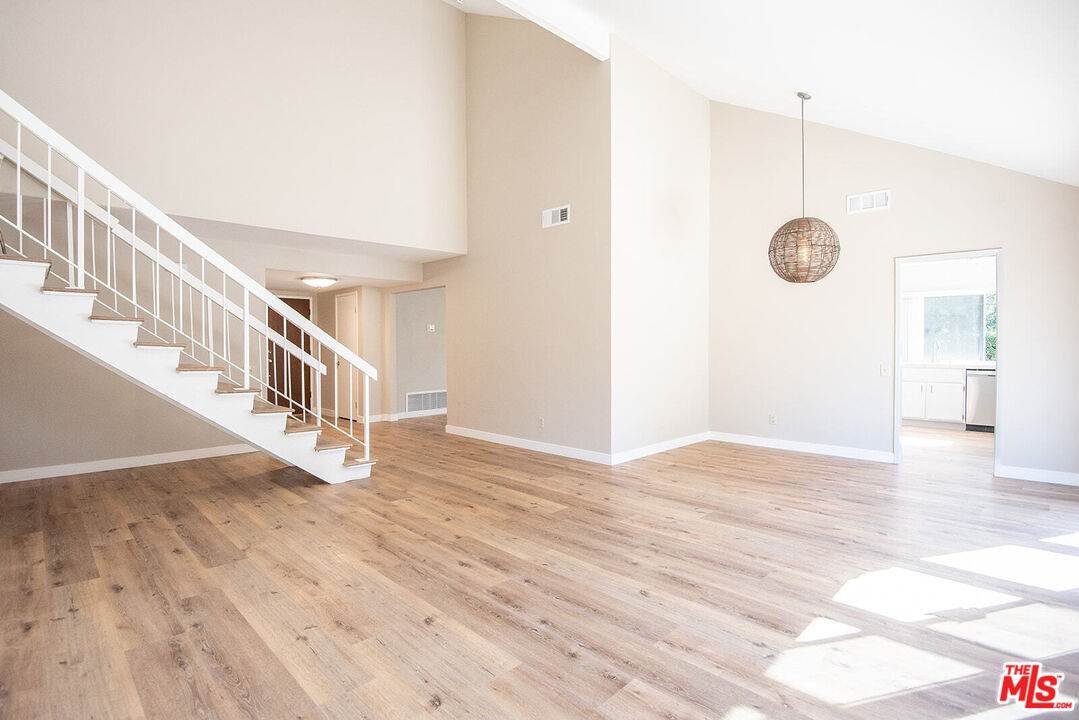 22719 Brandywine Drive Calabasas, CA 91302 - Photo 3 of 35