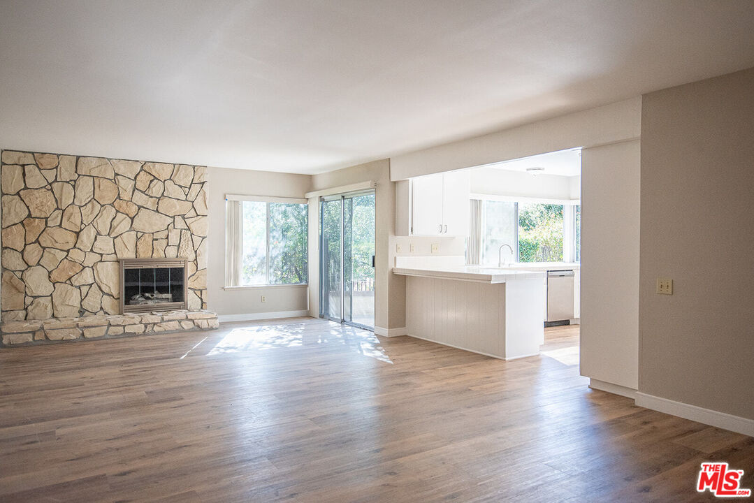 22719 Brandywine Drive Calabasas, CA 91302 - Photo 5 of 35