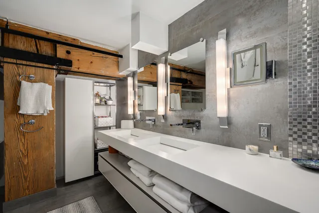 $625,000 | 411 West Ontario Street, Unit 102, Chicago, IL 60654