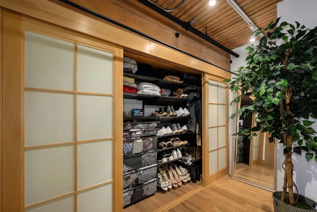 $625,000 | 411 West Ontario Street, Unit 102, Chicago, IL 60654