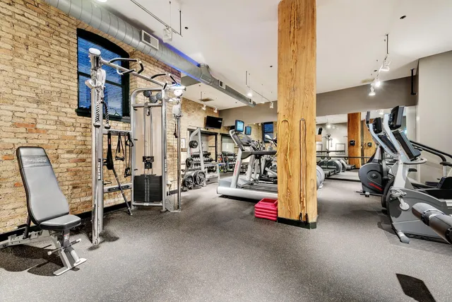 $625,000 | 411 West Ontario Street, Unit 102, Chicago, IL 60654