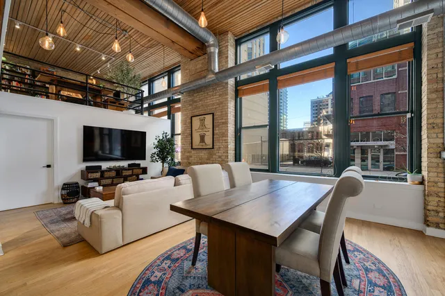 $625,000 | 411 West Ontario Street, Unit 102, Chicago, IL 60654