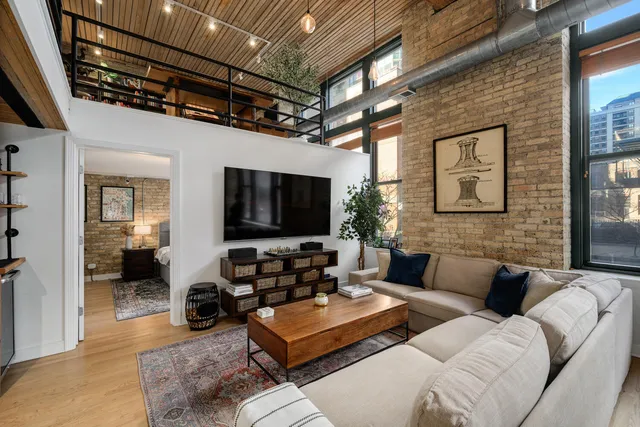 $625,000 | 411 West Ontario Street, Unit 102, Chicago, IL 60654