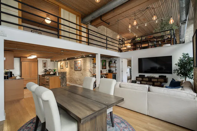 $625,000 | 411 West Ontario Street, Unit 102, Chicago, IL 60654