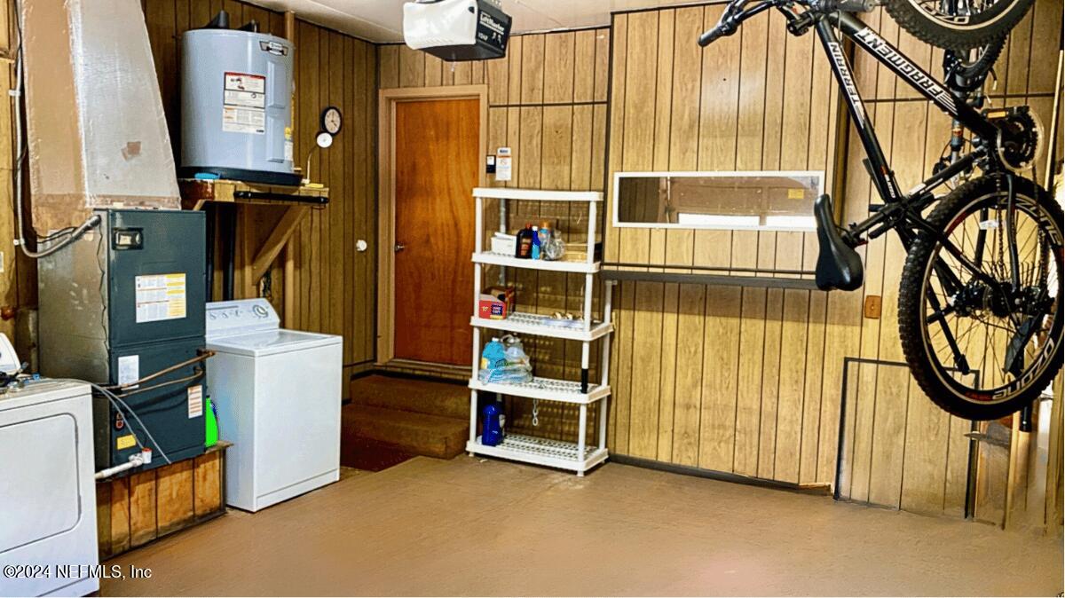 1640 Seminary Street Jacksonville, FL 32209 - Photo 16 of 16 a view of a room with gym equipment
