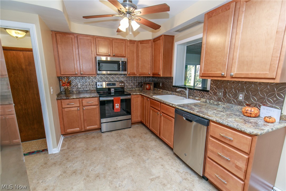 519 Ransome Road Cleveland, OH 44143 - Photo 7 of 34
