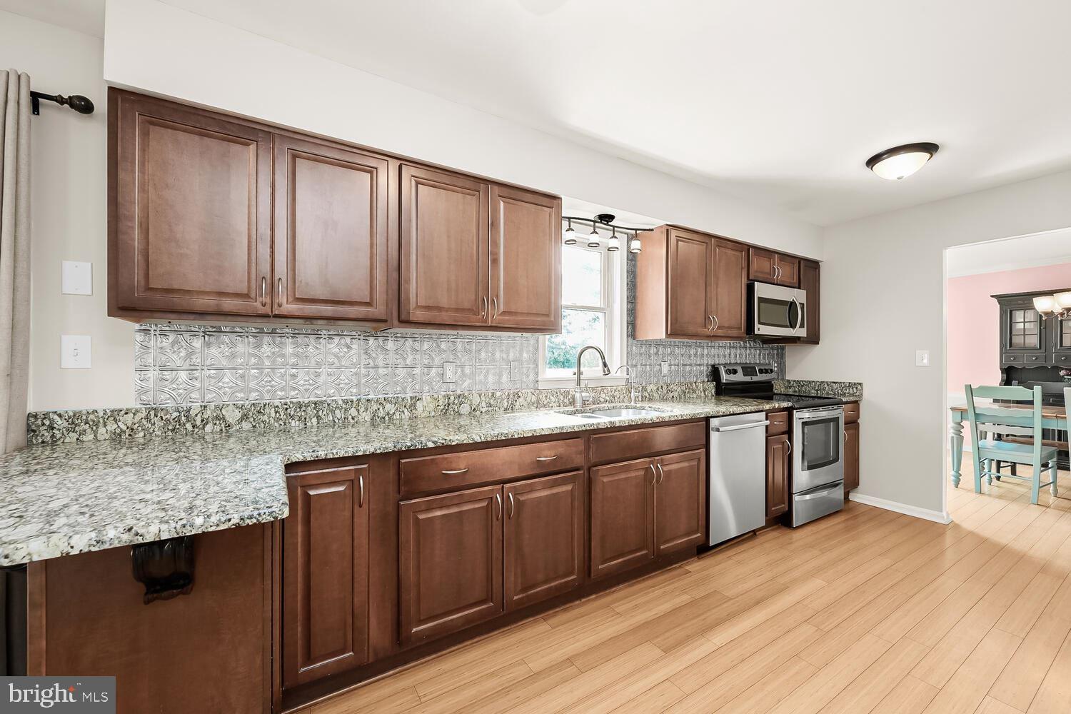 655 Streaker Road Sykesville, MD 21784 - Photo 17 of 64 Stainless Steel Appliances