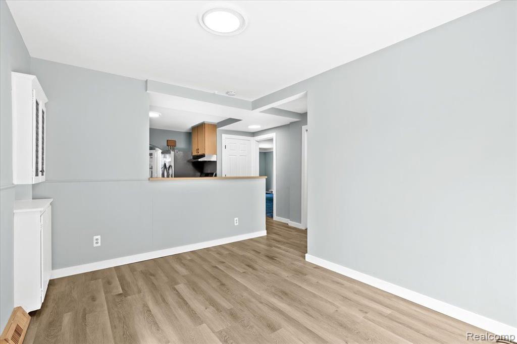 31354 Evergreen Road Beverly Hills, MI 48025 - Photo 17 of 39