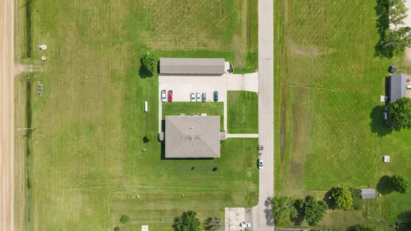 $5,000 | 306 South 6th Street, Fairmount, ND 58030