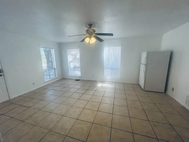 $850 | 1008 Clayton Nolen Drive, Horseshoe Bay, TX 78657