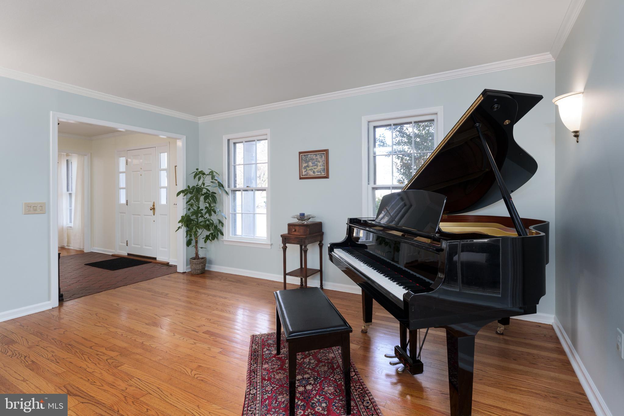 28 Talbot Lane Princeton, NJ 08540 - Photo 8 of 55 a living room with furniture and wooden floor