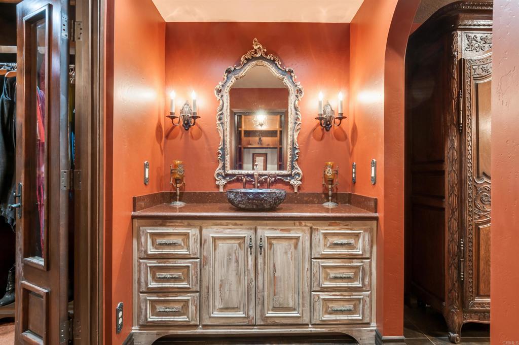 725 Hamilton Lane Fallbrook, CA 92028 - Photo 21 of 54 a view of a hallway with front door