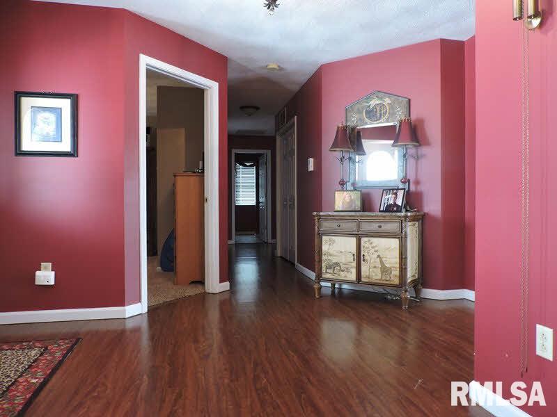 2103 Norman Road Marion, IL 62959 - Photo 2 of 17