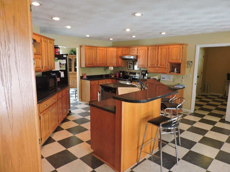2103 Norman Road Marion, IL 62959 - Photo 3 of 17