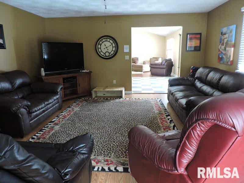 2103 Norman Road Marion, IL 62959 - Photo 8 of 17