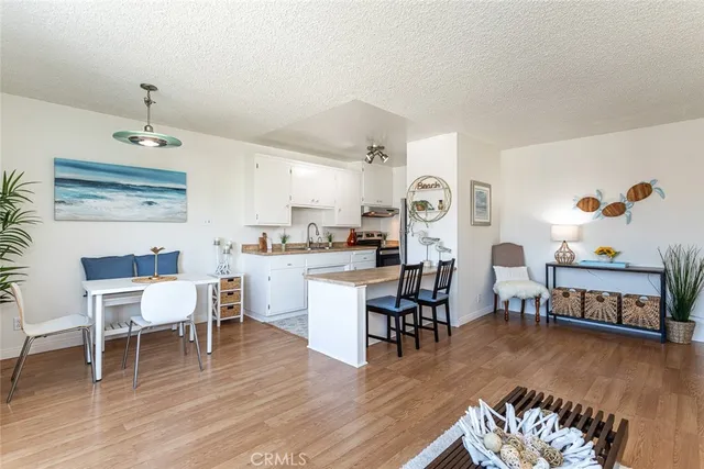 $325,000 | 250 Linden Avenue, Unit 25, Long Beach, CA 90802