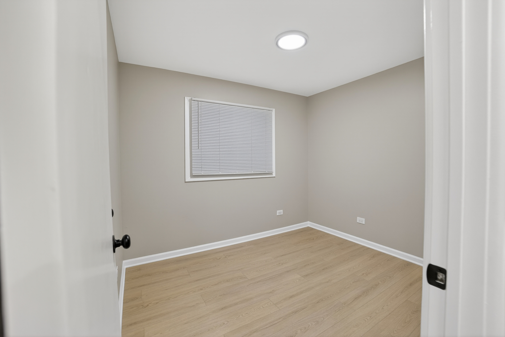 525 North Springfield Avenue Chicago, IL 60624 - Photo 11 of 24 an empty room with a workbench