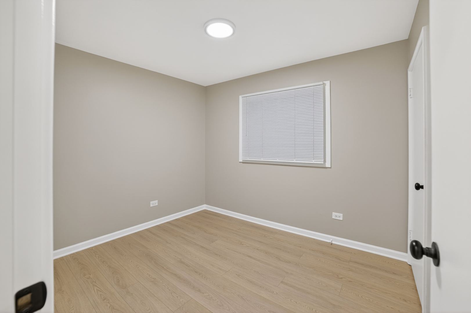 525 North Springfield Avenue Chicago, IL 60624 - Photo 12 of 24 an empty room with a workbench